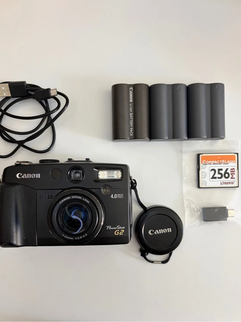 Canon PowerShot G2 Digital Camera with Black Accessories